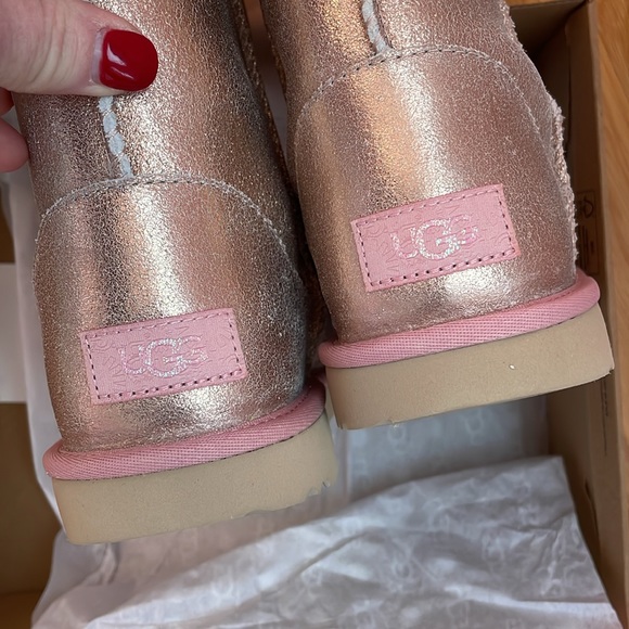 NEW Ugg rose gold with Pink Accent - Picture 7 of 8